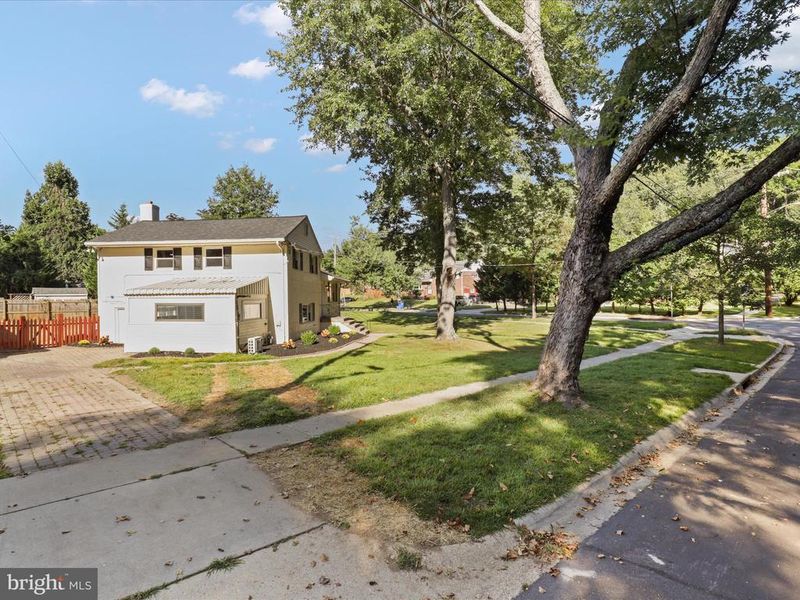12219 Hunters Ln, Rockville, MD 20852