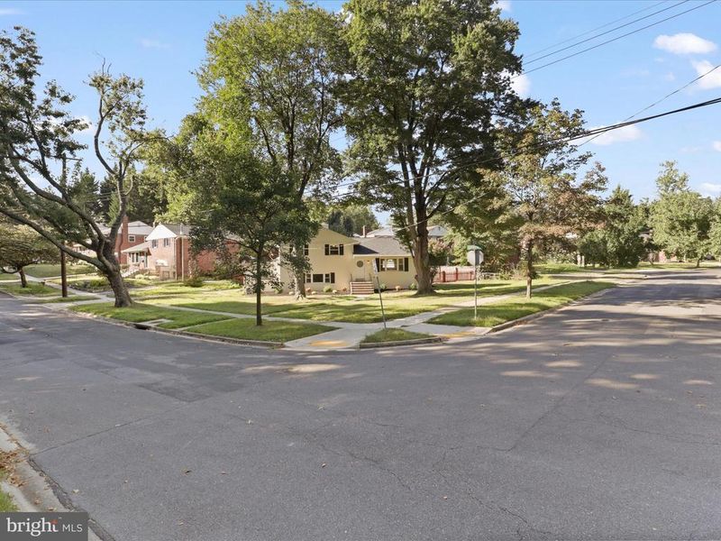 12219 Hunters Ln, Rockville, MD 20852