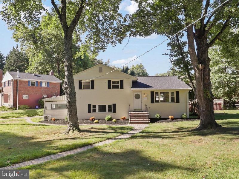 12219 Hunters Ln, Rockville, MD 20852