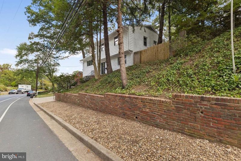 3209 Military Rd, Arlington, VA 22207