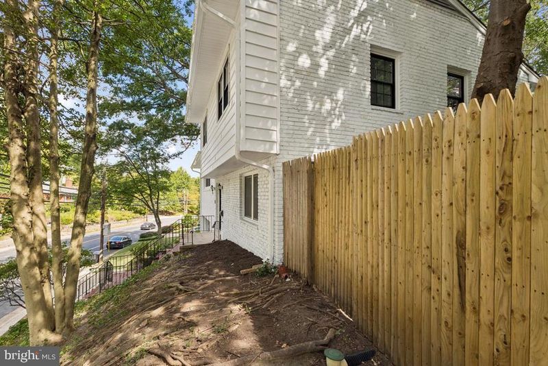 3209 Military Rd, Arlington, VA 22207