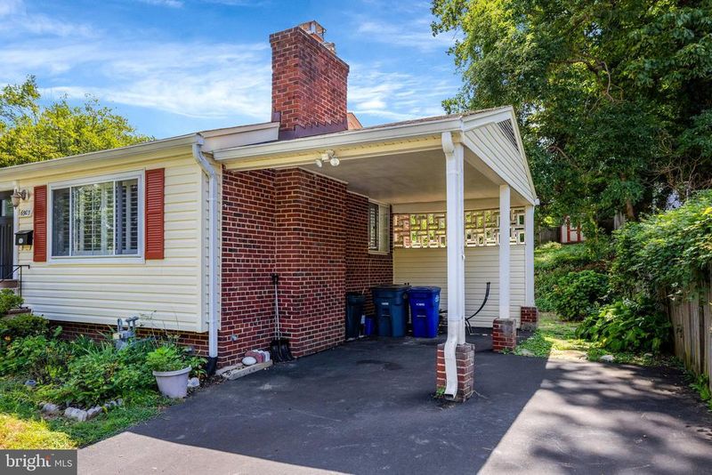 6903 Fern Ln, Annandale, VA 22003