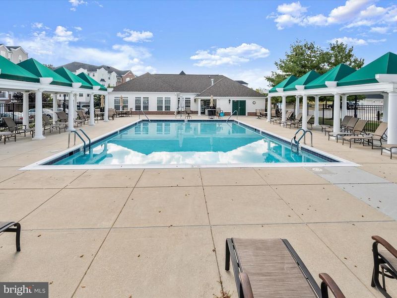 7325 Brookview Rd #305, Elkridge, MD 21075