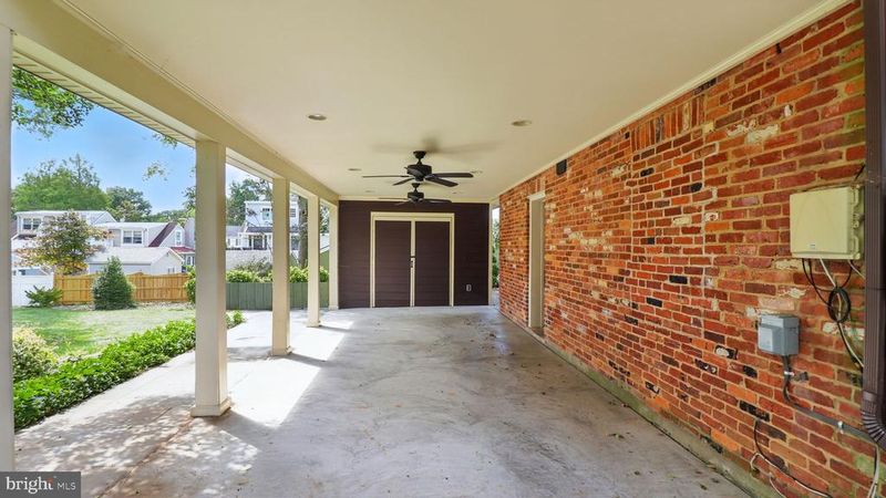 913 Croton Dr, Alexandria, VA 22308