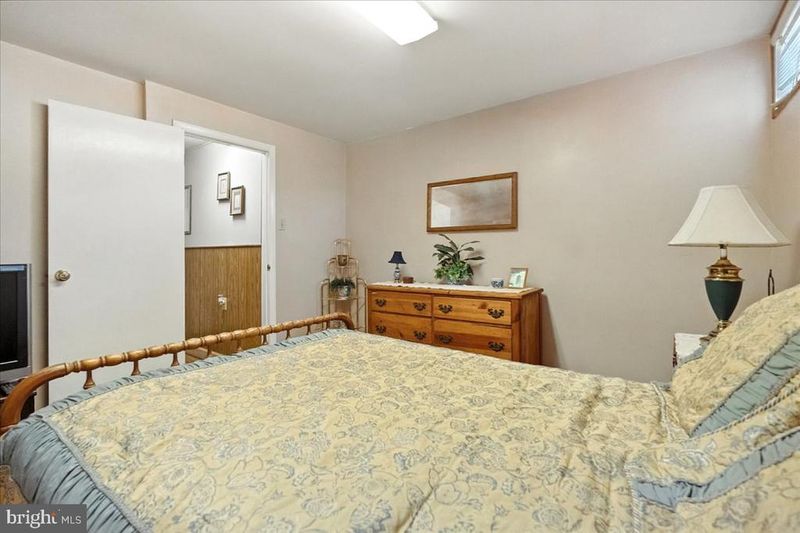 4105 Taunton Dr, Beltsville, MD 20705