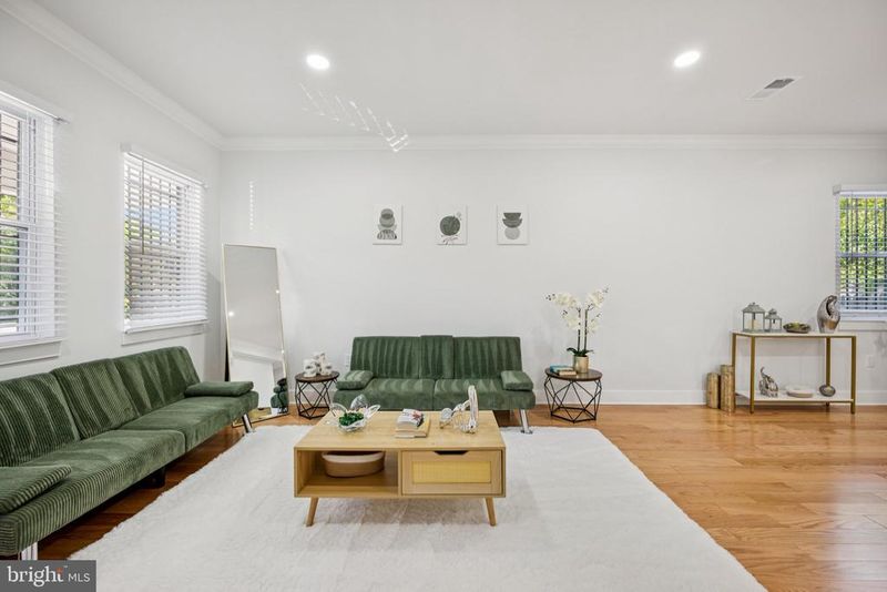 4928 Astor Pl SE, Washington, DC 20019