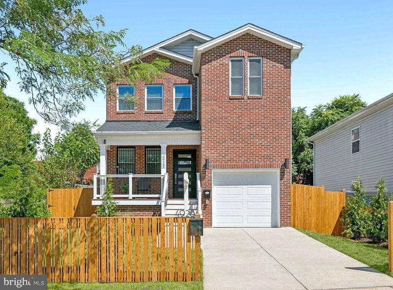 4928 Astor Pl SE, Washington, DC 20019