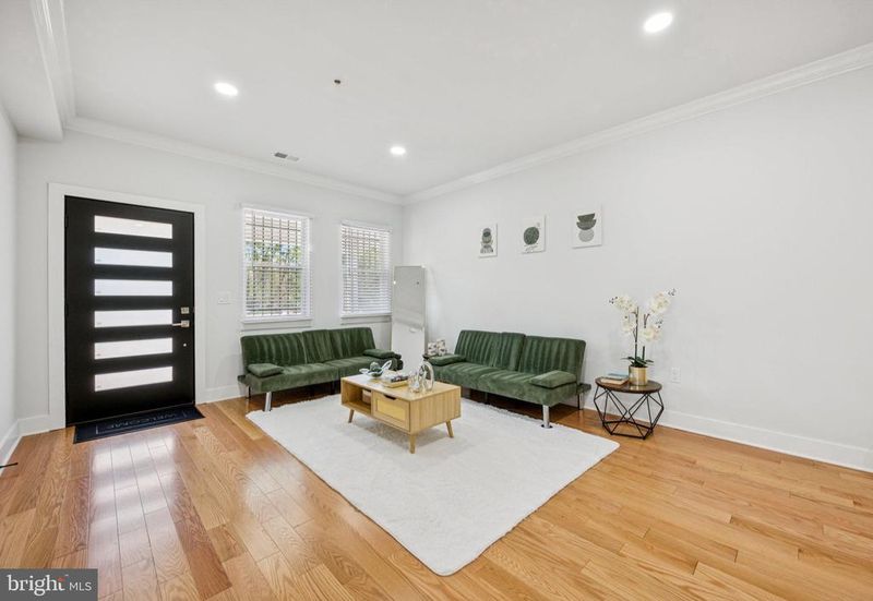 4928 Astor Pl SE, Washington, DC 20019