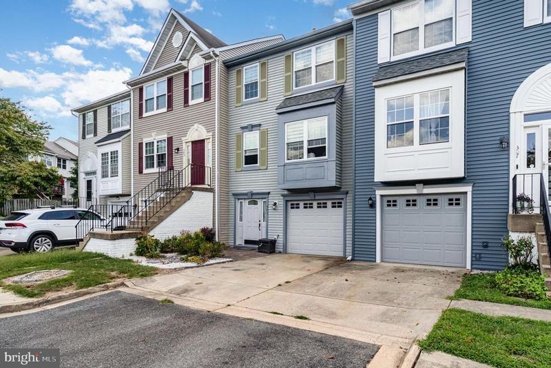 305 Backridge Ct, Fredericksburg, VA 22406