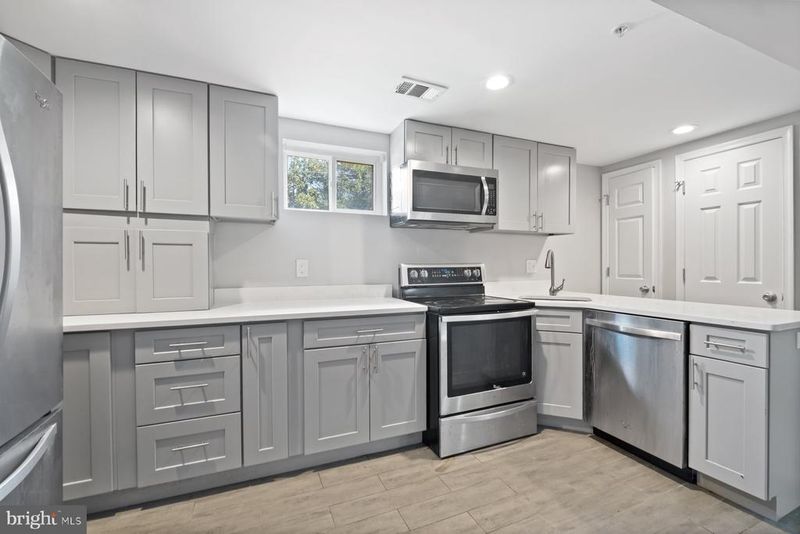 2215 Oak Glen Way, District Heights, MD 20747