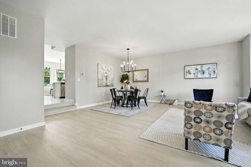 2904 Mainstone Dr, Fairfax, VA 22031
