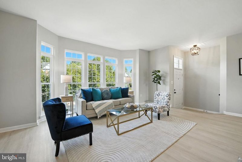 2904 Mainstone Dr, Fairfax, VA 22031