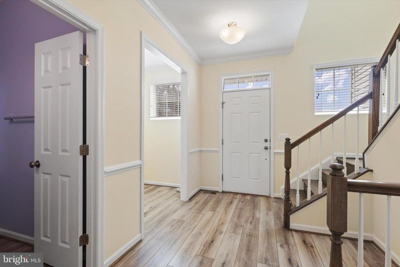 10242 Spring Iris Dr, Bristow, VA 20136