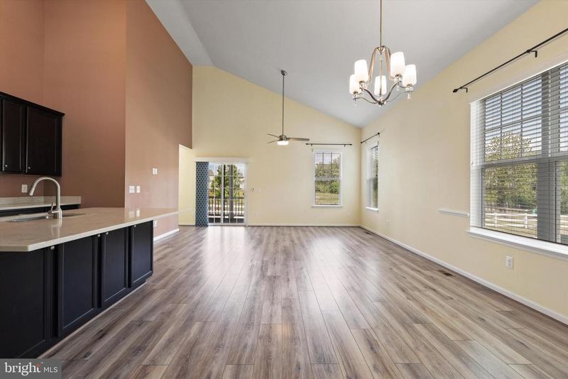 10242 Spring Iris Dr, Bristow, VA 20136