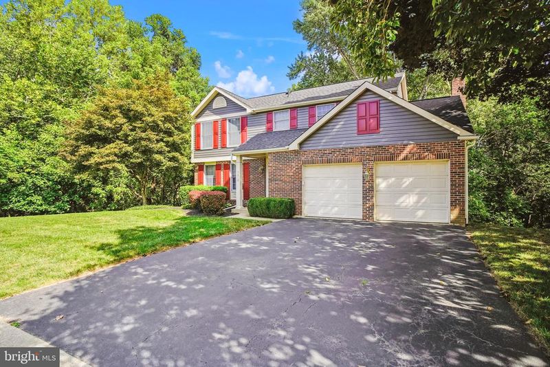 7612 Epsilon Dr, Rockville, MD 20855