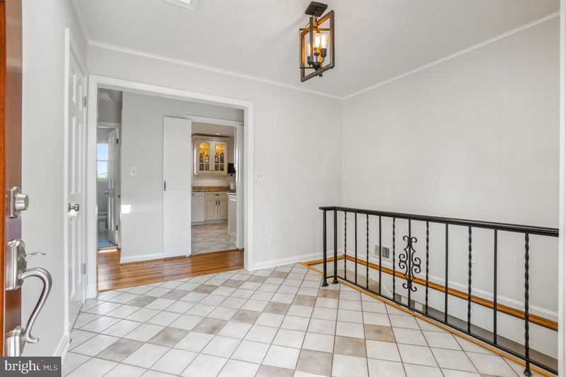 4507 Clearbrook Ln, Kensington, MD 20895