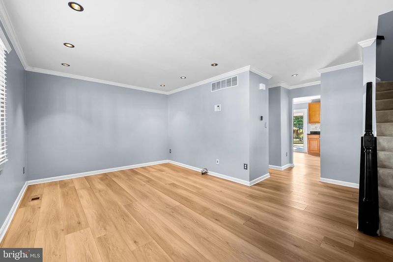 1218 Holmespun Dr, Pasadena, MD 21122