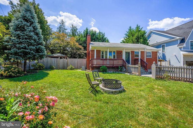 6400 Bells Mill Rd, Bethesda, MD 20817