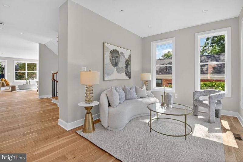 5310 Cathedral Ave NW, Washington, DC 20016
