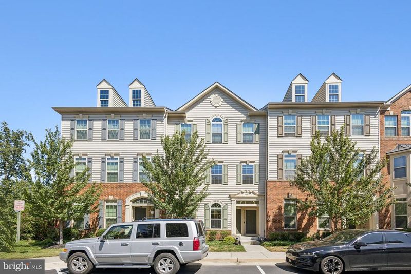 42114 Piebald Sq, Aldie, VA 20105