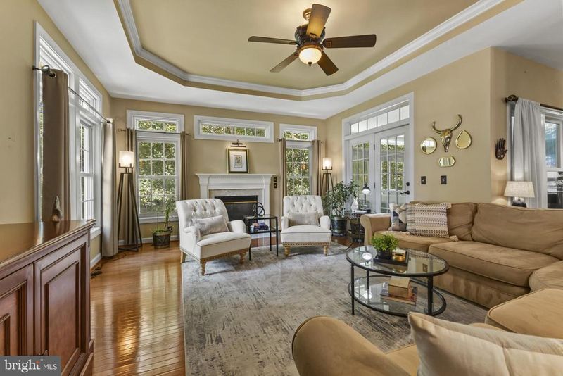 9923 Bagpipe Ct, Bristow, VA 20136