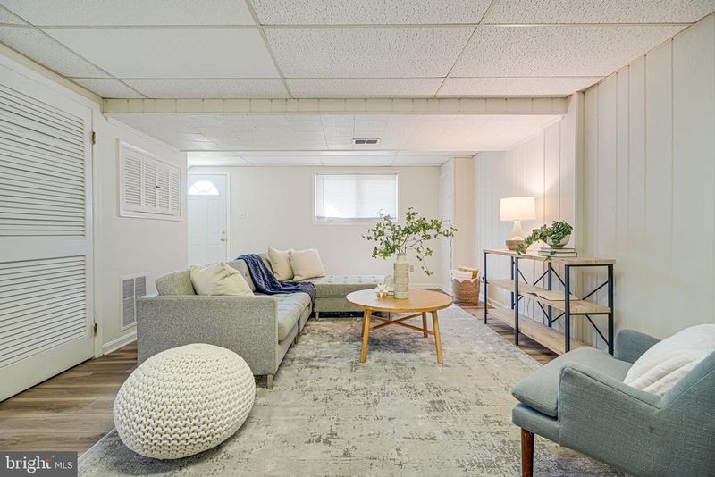 5002 Butternut Dr, Rockville, MD 20853