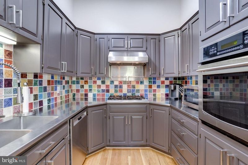 3503 Alba Pl, Fairfax, VA 22031