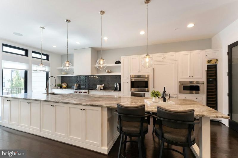 44667 Provincetown Dr, Ashburn, VA 20147
