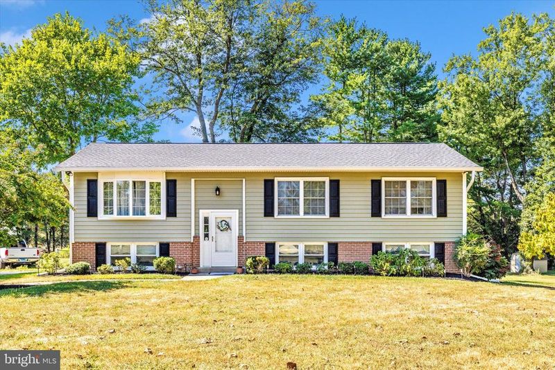 2422 Doubs Ct, Adamstown, MD 21710