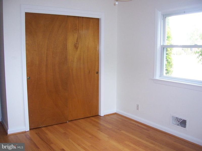 901 Pine Ave, Frederick, MD 21701
