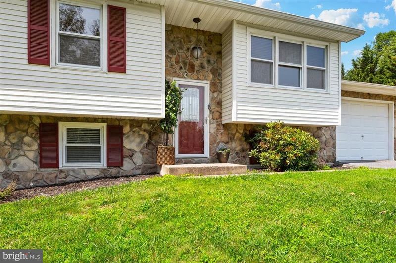 11584 Liberty Oak Dr, Frederick, MD 21701