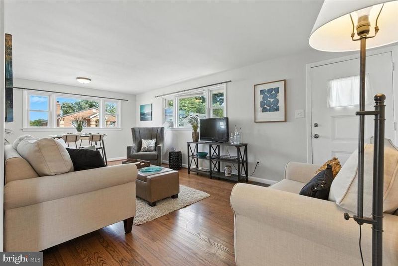 2012 S Lincoln St, Arlington, VA 22204