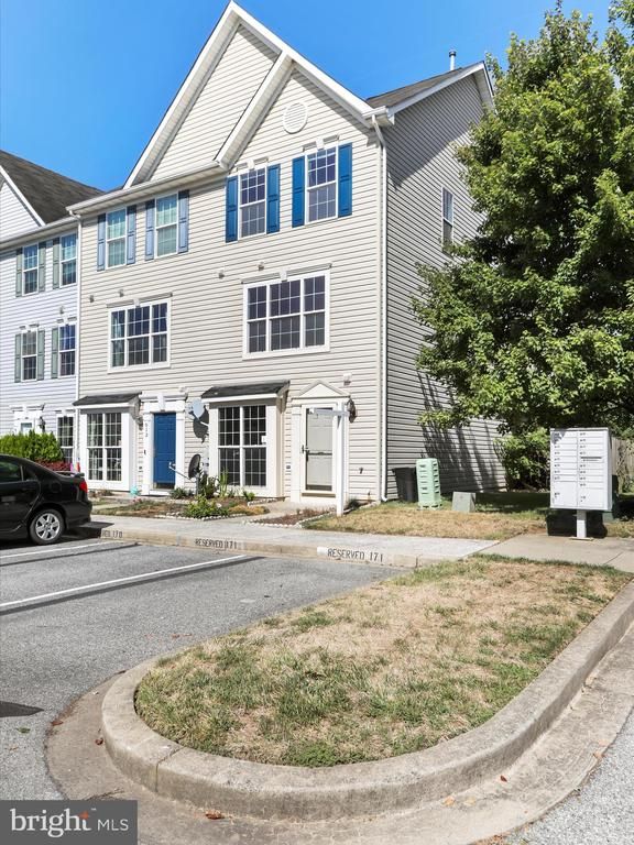 611 Hollowstone Rd, Frederick, MD 21703