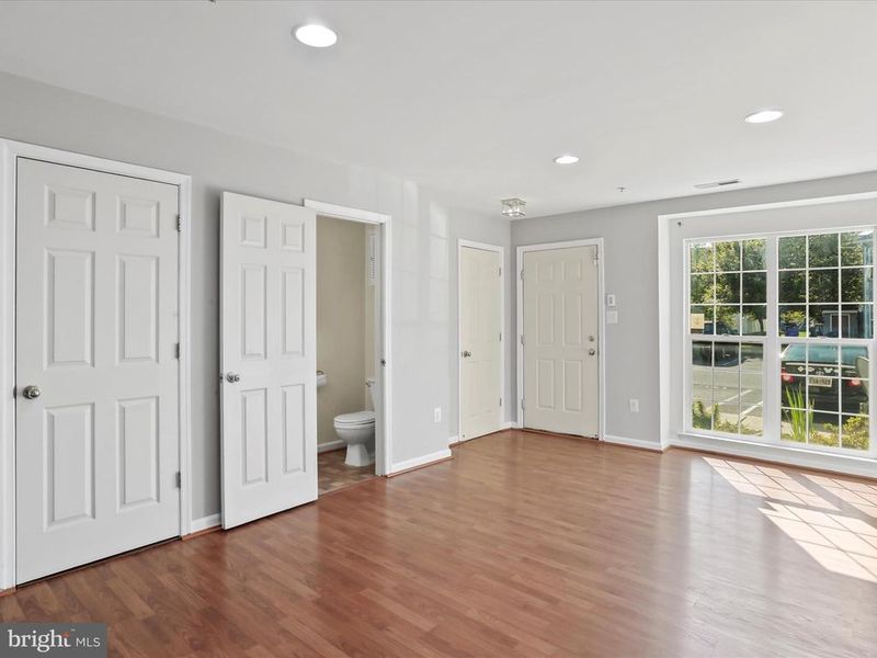 611 Hollowstone Rd, Frederick, MD 21703