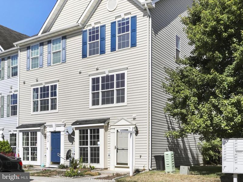 611 Hollowstone Rd, Frederick, MD 21703