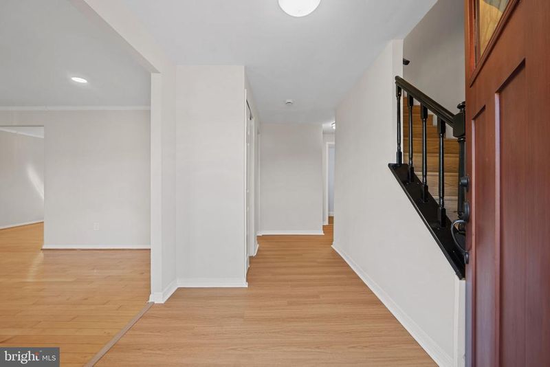 3301 Fallowfield Dr, Falls Church, VA 22042