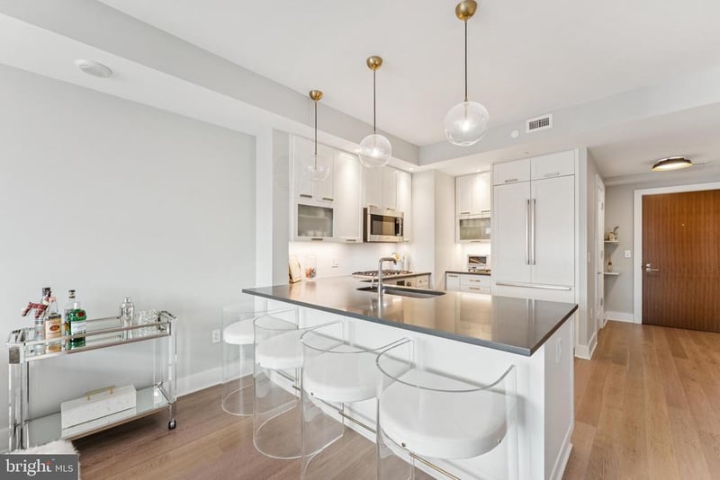 4960 Fairmont Ave #904, Bethesda, MD 20814