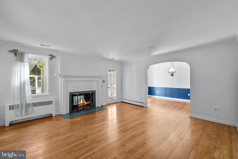 423 W Colonial Hw, Hamilton, VA 20158