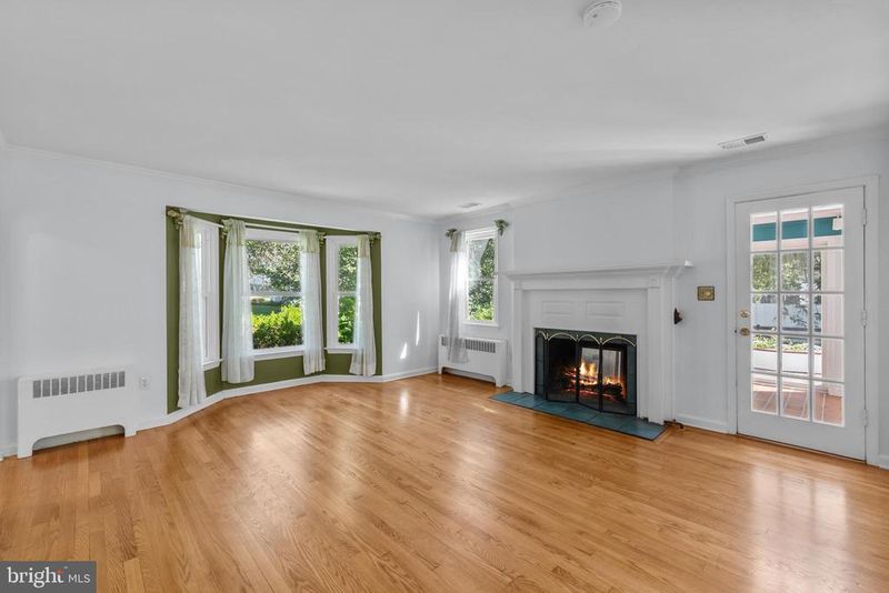 423 W Colonial Hw, Hamilton, VA 20158