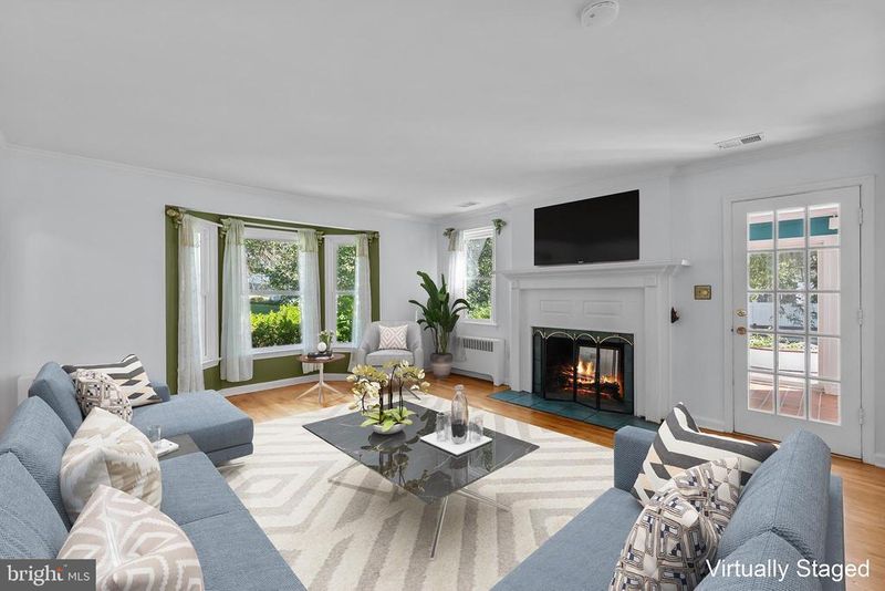 423 W Colonial Hw, Hamilton, VA 20158