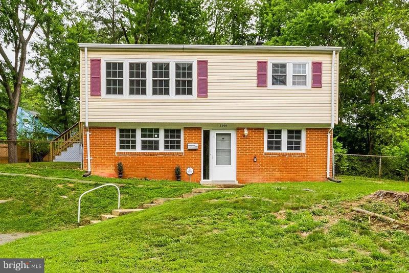 3206 Burbank Ln, Woodbridge, VA 22193
