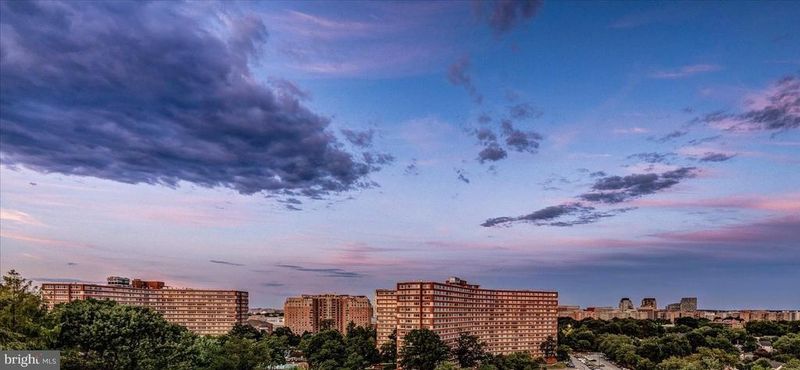 1701 S Arlington Ridge Rd, Arlington, VA 22202