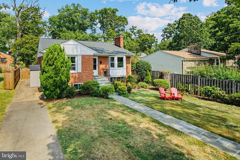 5417 4th St S, Arlington, VA 22204