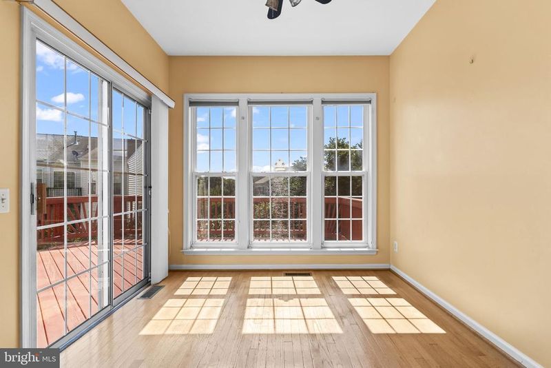 6385 Levtov Ldg, Alexandria, VA 22312
