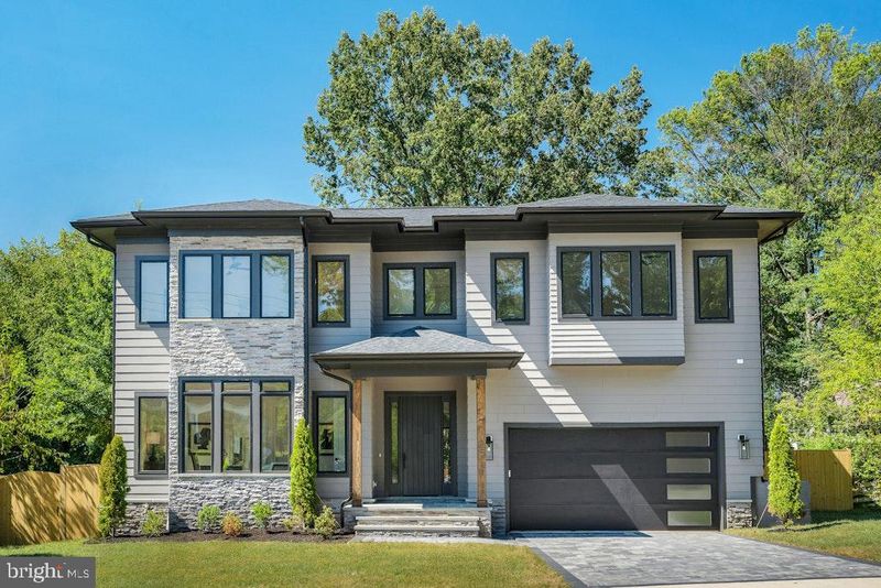 5225 Little Falls Rd, Arlington, VA 22207