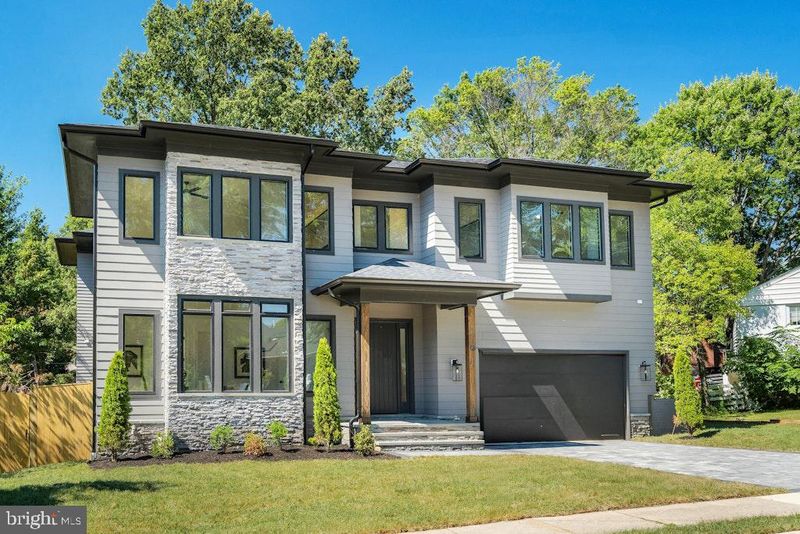 5225 Little Falls Rd, Arlington, VA 22207