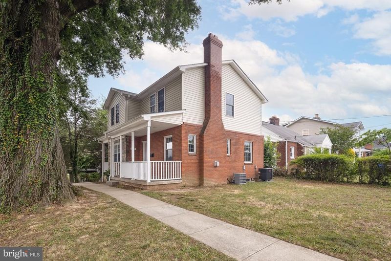 1600 13th St S, Arlington, VA 22204