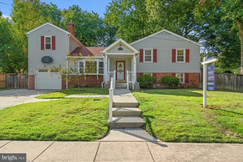 8408 Conover Pl, Alexandria, VA 22308