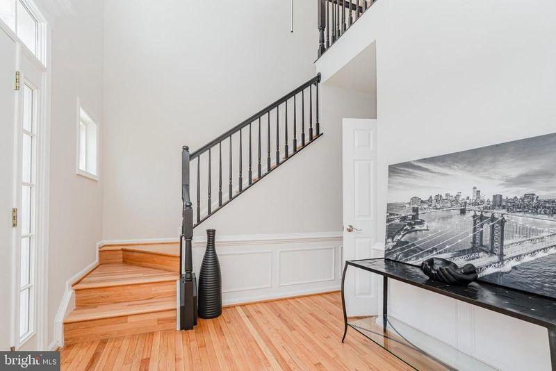 5917 Moonbeam Dr, Woodbridge, VA 22193
