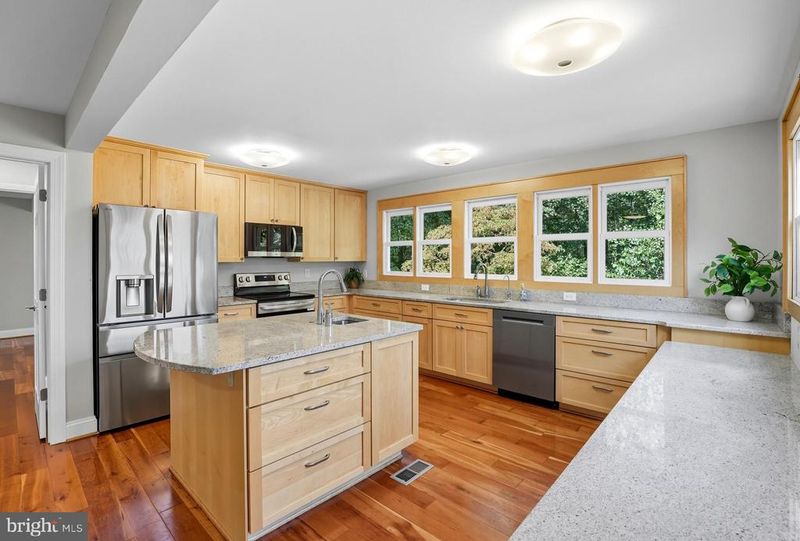18110 Bilney Dr, Olney, MD 20832